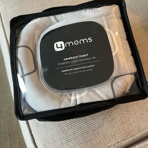 4moms Reversible Newborn Insert for the Mamaroo Swing